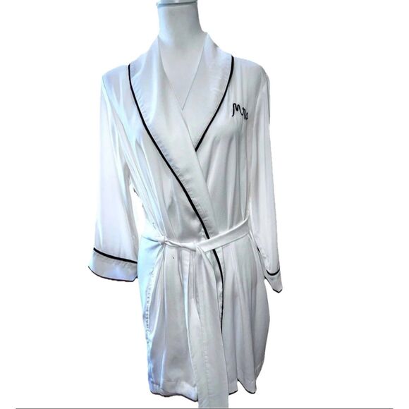 Kate Spade Satin Bridal Robe White Black Trim “Mrs.” Embroidered Belted M - Picture 1 of 10